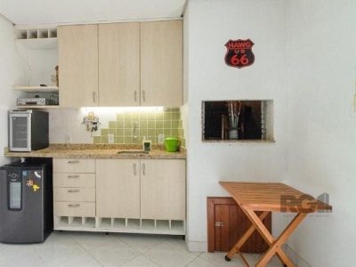 Casa à venda com 157m², 3 quartos, 1 suíte, 4 vagas no bairro Chácara das Pedras em Porto Alegre - Foto 11