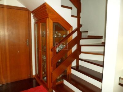 Casa à venda com 216m², 4 quartos, 1 suíte, 8 vagas no bairro Ipanema em Porto Alegre - Foto 17