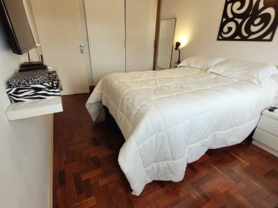 Apartamento à venda com 79m², 2 quartos, 1 vaga no bairro Menino Deus em Porto Alegre - Foto 9