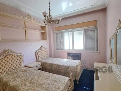 Apartamento à venda com 143m², 3 quartos, 1 vaga no bairro Floresta em Porto Alegre - Foto 2