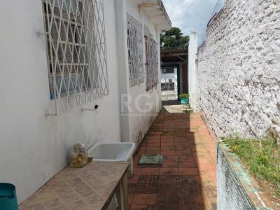 Casa à venda com 66m², 2 quartos, 2 vagas no bairro Santa Tereza em Porto Alegre - Foto 6