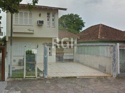 Casa à venda com 139m², 3 quartos, 1 suíte, 4 vagas no bairro Cristo Redentor em Porto Alegre - Foto 2