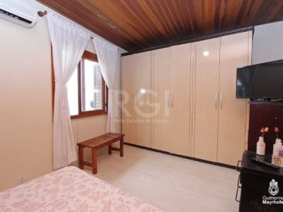 Casa à venda com 295m², 4 quartos, 1 suíte, 6 vagas no bairro Tristeza em Porto Alegre - Foto 21