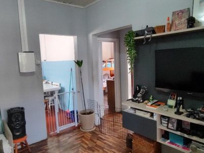 Casa à venda com 130m², 5 quartos, 2 suítes no bairro Cristal em Porto Alegre - Foto 3