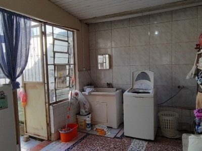 Casa à venda com 130m², 5 quartos, 2 suítes no bairro Cristal em Porto Alegre - Foto 14