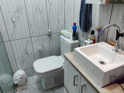 Casa à venda com 130m², 5 quartos, 2 suítes no bairro Cristal em Porto Alegre - Foto 21