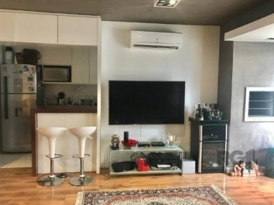 Apartamento à venda com 74m², 3 quartos, 1 suíte, 1 vaga no bairro Passo d'Areia em Porto Alegre - Foto 2