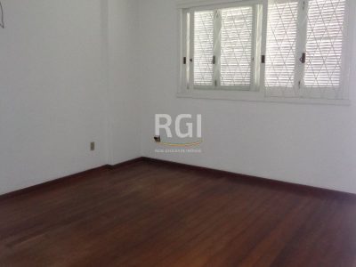 Casa à venda com 270m², 3 quartos, 2 vagas no bairro Higienópolis em Porto Alegre - Foto 6