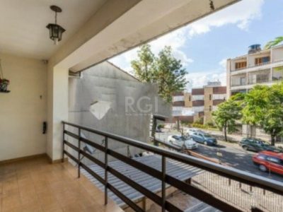 Casa à venda com 180m², 3 quartos, 2 vagas no bairro Petrópolis em Porto Alegre - Foto 10