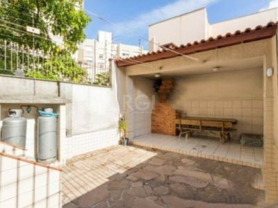 Casa à venda com 180m², 3 quartos, 2 vagas no bairro Petrópolis em Porto Alegre - Foto 14