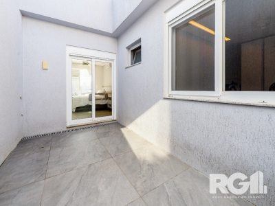 Casa à venda com 400m², 3 quartos, 3 suítes, 3 vagas no bairro Três Figueiras em Porto Alegre - Foto 29