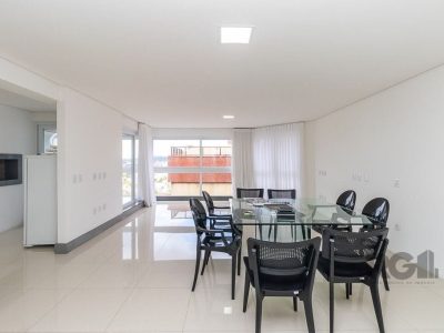 Cobertura à venda com 238m², 3 quartos, 1 suíte, 2 vagas no bairro Cristal em Porto Alegre - Foto 2