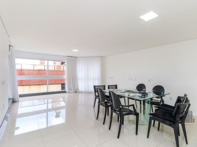 Cobertura à venda com 238m², 3 quartos, 1 suíte, 2 vagas no bairro Cristal em Porto Alegre - Foto 3