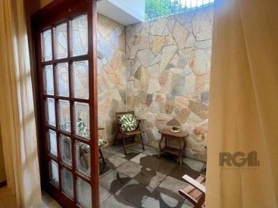 Casa à venda com 235m², 3 quartos, 3 suítes, 4 vagas no bairro Jardim Lindóia em Porto Alegre - Foto 7