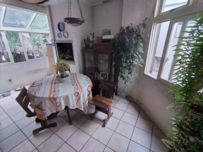 Casa à venda com 115m², 3 quartos, 1 vaga no bairro Petrópolis em Porto Alegre - Foto 5