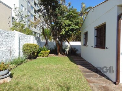 Casa à venda com 84m², 2 quartos, 2 vagas no bairro Jardim Botânico em Porto Alegre - Foto 14