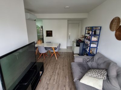 Apartamento à venda com 57m², 2 quartos, 1 suíte, 1 vaga no bairro Farroupilha em Porto Alegre - Foto 2