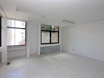 Conjunto/Sala à venda com 41m² no bairro Floresta em Porto Alegre - Foto 5