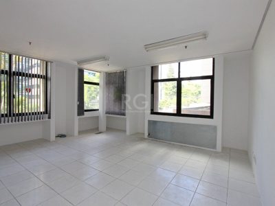 Conjunto/Sala à venda com 41m² no bairro Floresta em Porto Alegre - Foto 4