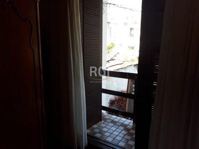 Casa à venda com 200m², 3 quartos, 1 suíte, 1 vaga no bairro Santana em Porto Alegre - Foto 11