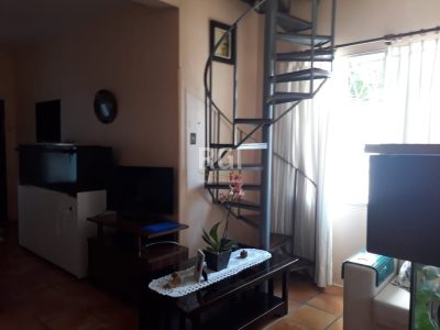 Casa à venda com 200m², 3 quartos, 1 suíte, 1 vaga no bairro Santana em Porto Alegre - Foto 3