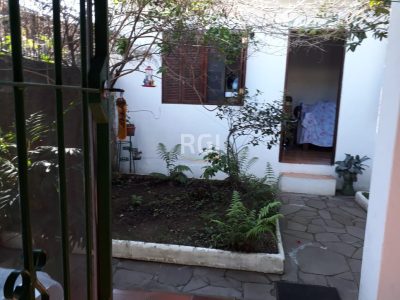 Casa à venda com 200m², 3 quartos, 1 suíte, 1 vaga no bairro Santana em Porto Alegre - Foto 25