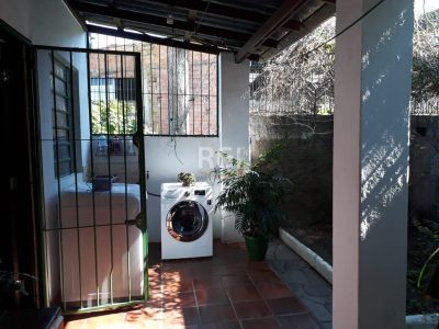 Casa à venda com 200m², 3 quartos, 1 suíte, 1 vaga no bairro Santana em Porto Alegre - Foto 23