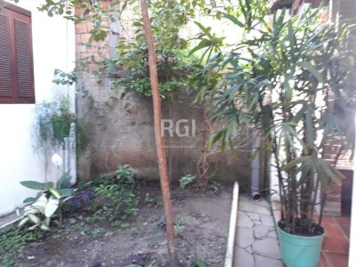 Casa à venda com 200m², 3 quartos, 1 suíte, 1 vaga no bairro Santana em Porto Alegre - Foto 27