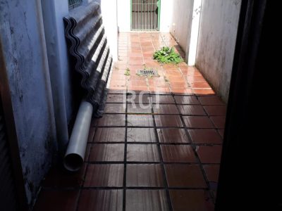 Casa à venda com 200m², 3 quartos, 1 suíte, 1 vaga no bairro Santana em Porto Alegre - Foto 29