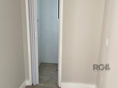 Apartamento à venda com 69m², 2 quartos, 1 vaga no bairro Medianeira em Porto Alegre - Foto 9