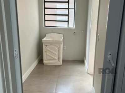 Apartamento à venda com 69m², 2 quartos, 1 vaga no bairro Medianeira em Porto Alegre - Foto 13