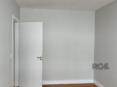 Apartamento à venda com 69m², 2 quartos, 1 vaga no bairro Medianeira em Porto Alegre - Foto 4