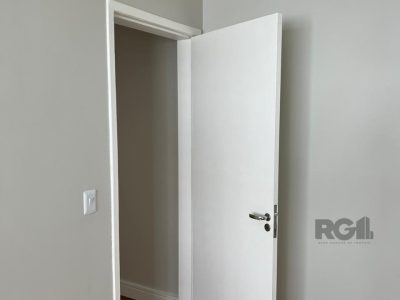 Apartamento à venda com 69m², 2 quartos, 1 vaga no bairro Medianeira em Porto Alegre - Foto 5