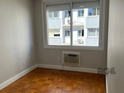 Apartamento à venda com 69m², 2 quartos, 1 vaga no bairro Medianeira em Porto Alegre - Foto 6