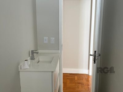 Apartamento à venda com 69m², 2 quartos, 1 vaga no bairro Medianeira em Porto Alegre - Foto 19