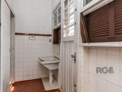 Casa à venda com 169m², 4 quartos, 3 vagas no bairro Medianeira em Porto Alegre - Foto 12