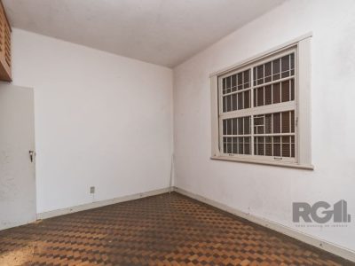 Casa à venda com 169m², 4 quartos, 3 vagas no bairro Medianeira em Porto Alegre - Foto 18