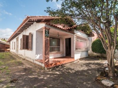 Casa à venda com 169m², 4 quartos, 3 vagas no bairro Medianeira em Porto Alegre - Foto 2