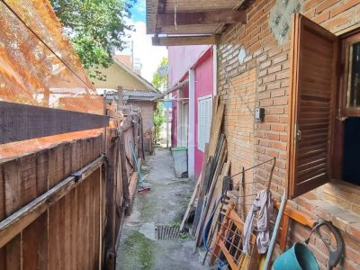 Casa à venda com 300m², 2 quartos, 2 vagas no bairro Partenon em Porto Alegre - Foto 38