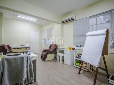 Conjunto/Sala à venda com 97m² no bairro Centro Histórico em Porto Alegre - Foto 19