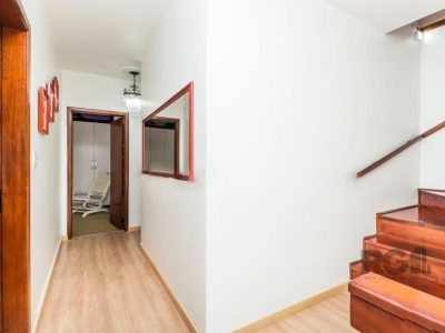 Casa à venda com 266m², 5 quartos, 1 suíte, 5 vagas no bairro São João em Porto Alegre - Foto 8