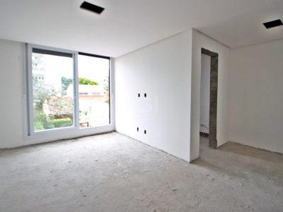 Casa à venda com 203m², 3 quartos, 1 suíte, 4 vagas no bairro Higienópolis em Porto Alegre - Foto 12