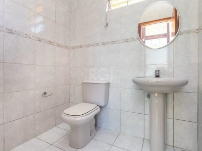 Casa à venda com 234m², 3 quartos, 1 suíte, 3 vagas no bairro Petrópolis em Porto Alegre - Foto 18