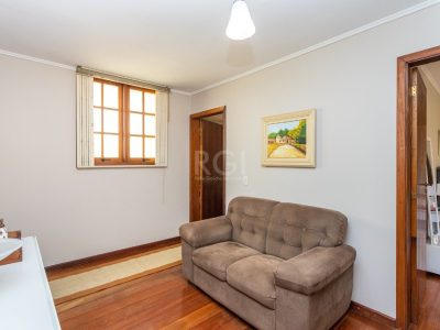 Casa à venda com 234m², 3 quartos, 1 suíte, 3 vagas no bairro Petrópolis em Porto Alegre - Foto 17