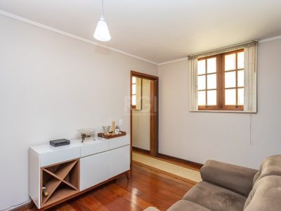 Casa à venda com 234m², 3 quartos, 1 suíte, 3 vagas no bairro Petrópolis em Porto Alegre - Foto 19