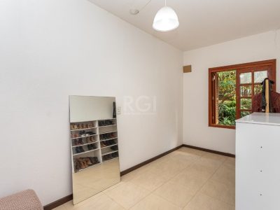 Casa à venda com 234m², 3 quartos, 1 suíte, 3 vagas no bairro Petrópolis em Porto Alegre - Foto 27