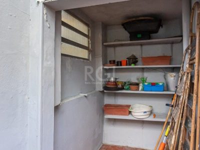 Casa à venda com 234m², 3 quartos, 1 suíte, 3 vagas no bairro Petrópolis em Porto Alegre - Foto 48