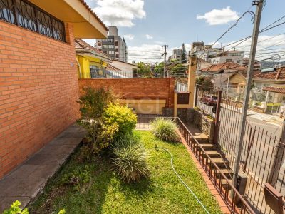 Casa à venda com 234m², 3 quartos, 1 suíte, 3 vagas no bairro Petrópolis em Porto Alegre - Foto 66