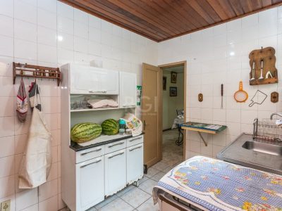 Casa à venda com 197m², 5 quartos, 1 suíte, 2 vagas no bairro Jardim Botânico em Porto Alegre - Foto 23