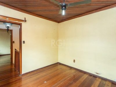 Casa à venda com 197m², 5 quartos, 1 suíte, 2 vagas no bairro Jardim Botânico em Porto Alegre - Foto 29